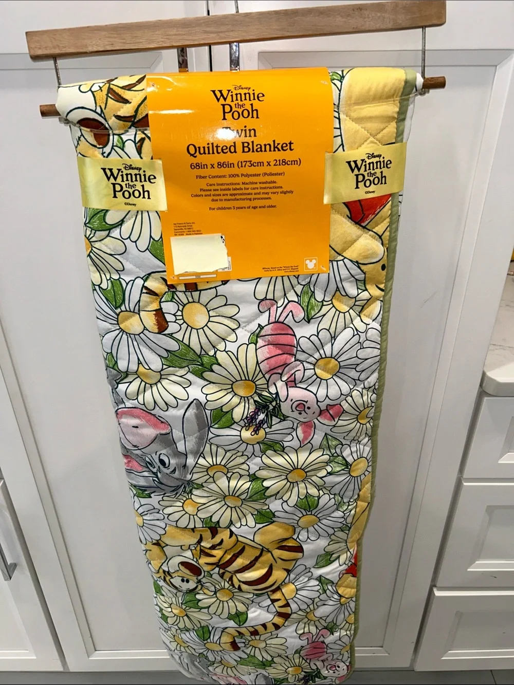 Disney Winnie the Pooh Reversible Twin Quilted Floral Blanket 68in x 86in
